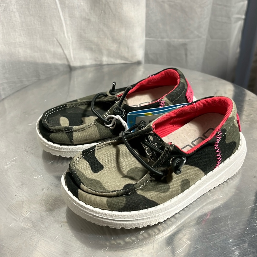 Toddler Hey Dude Sneakers “Funky Camo” size 5